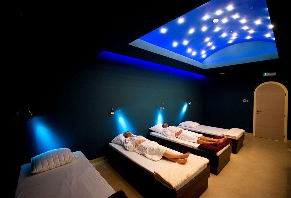 Hotel Galleria Subotica Ngoại thất bức ảnh