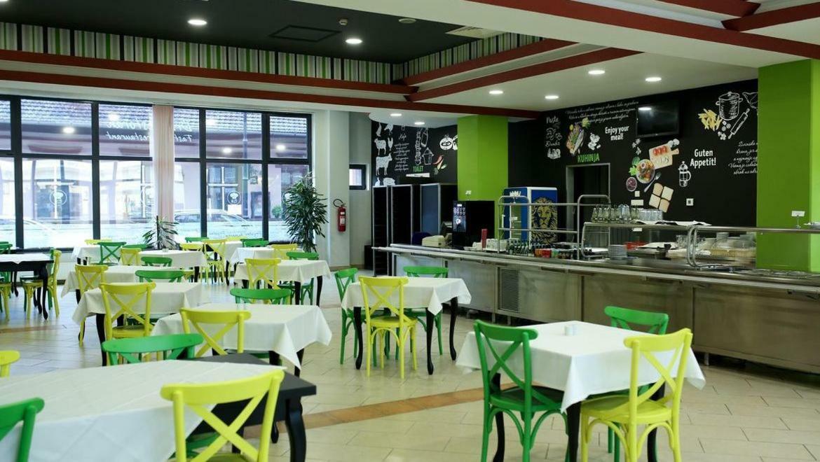 Hotel Galleria Subotica Ngoại thất bức ảnh