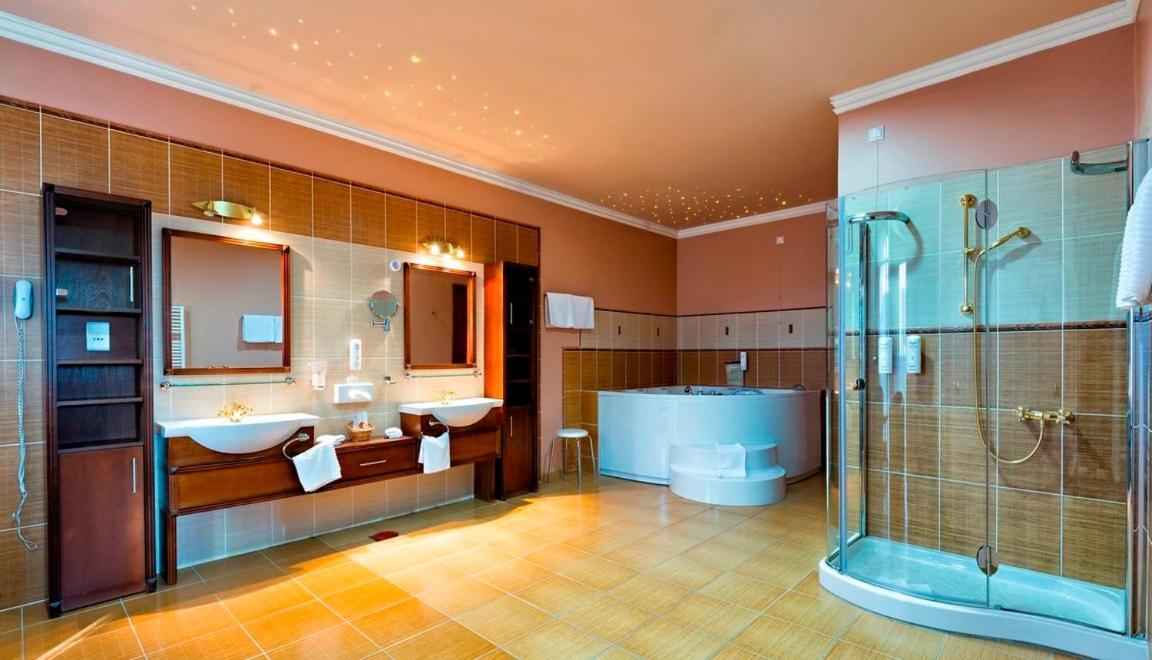 Hotel Galleria Subotica Ngoại thất bức ảnh